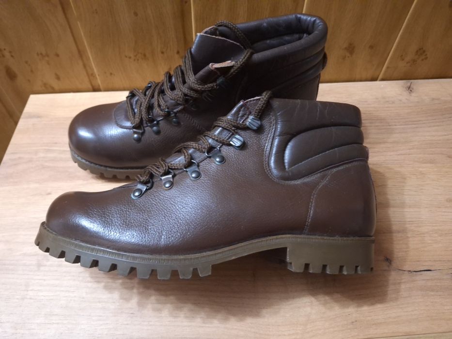 Шкіряні черевики, берци