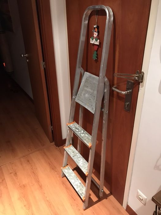 Escadote em aluminio