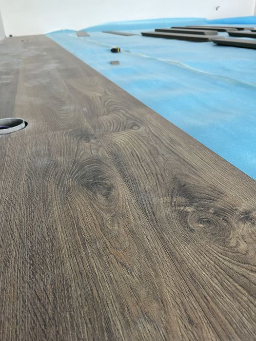 Aplicação e Reparação de Pavimento Flutuante, Vinílico e Colado