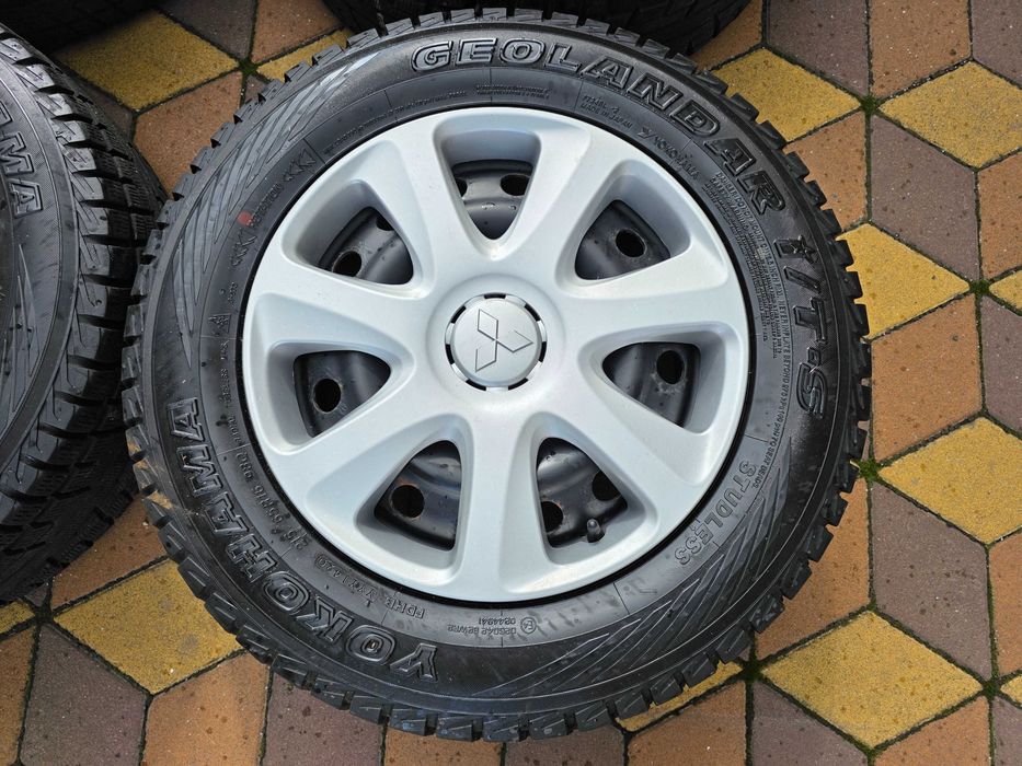 Колеса Mitsubishi Outlander ASX R16 5x114.3 / Зима Yokohama / Диски + ковпаки