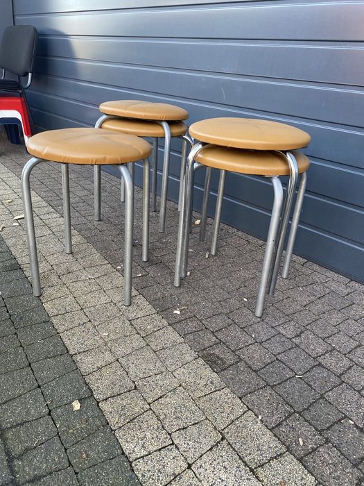 Taboret tapicerowany nowystyl.com