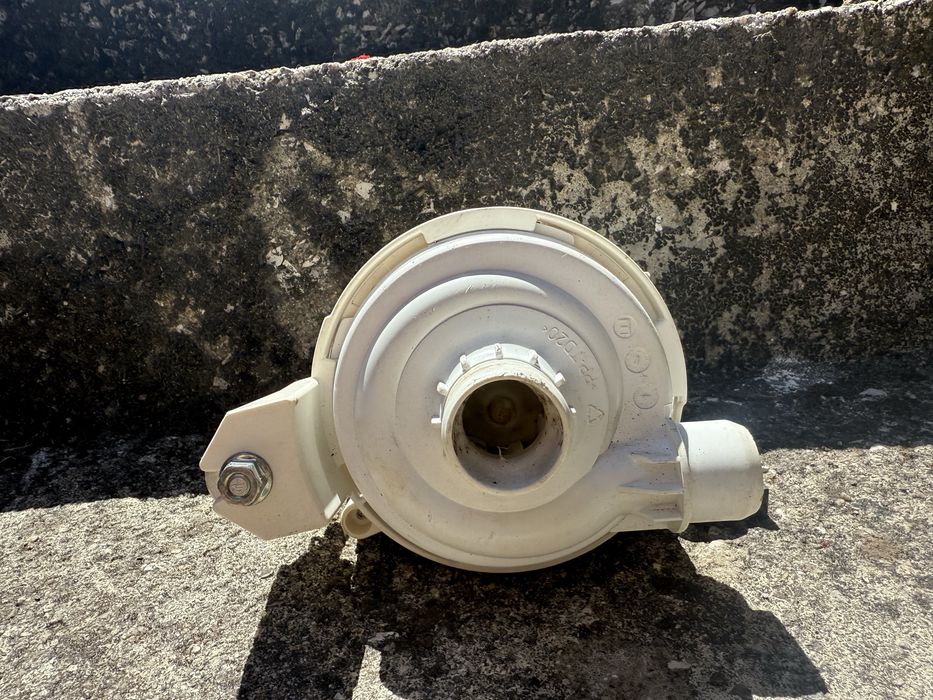 Motor de maquina de lavar louca a funcinar bem ,
