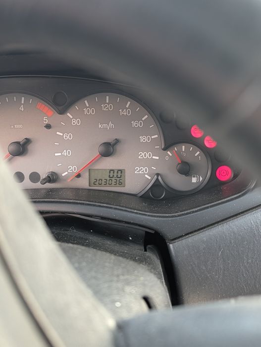 Ford Focus 1.8 TDDI 2002 com avaria na bomba injetora
