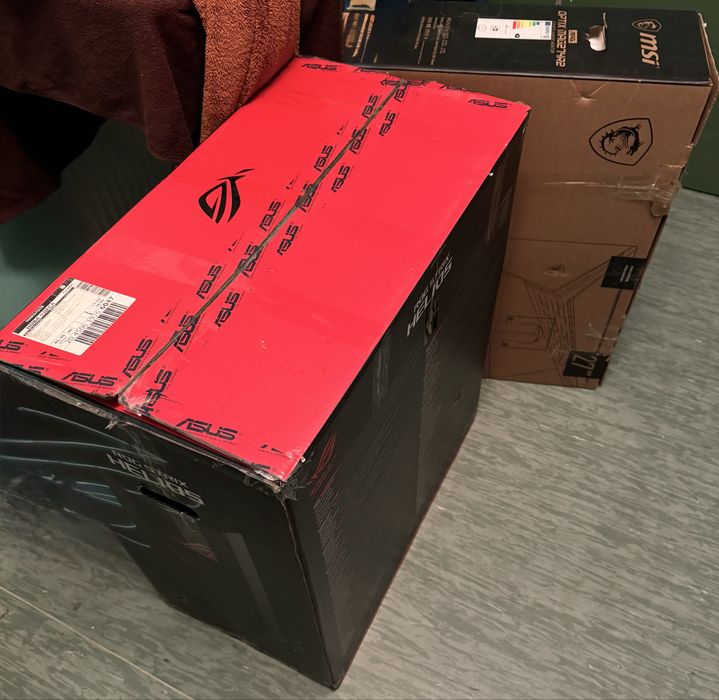 Potężny komputer do gier Asus Rog Helios