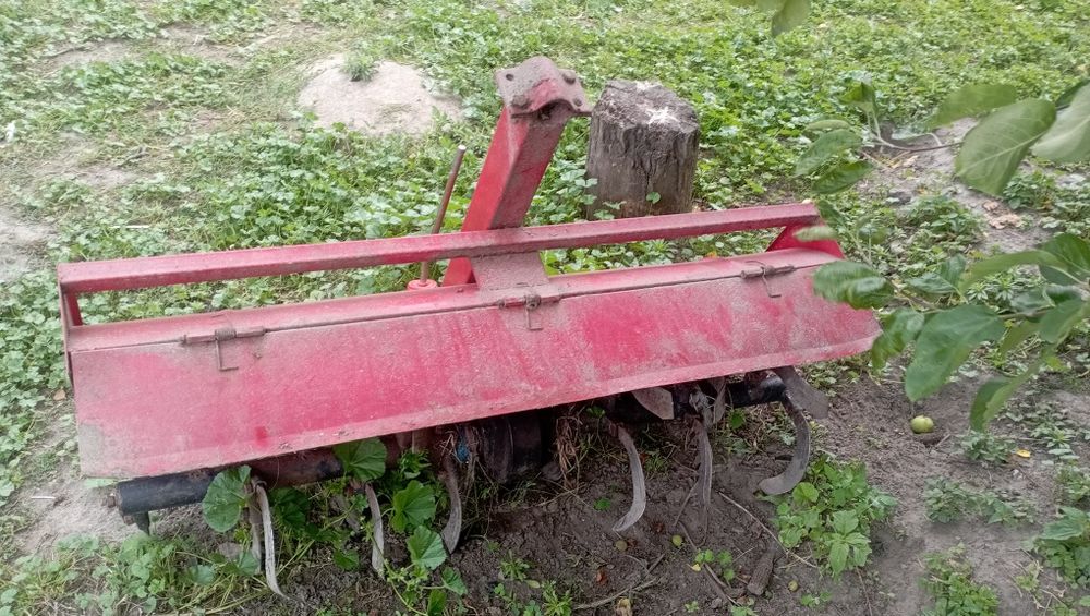 Продам мотоблок Форте стоїть без діла купував 22 році фреза шириною більше 1 метра
