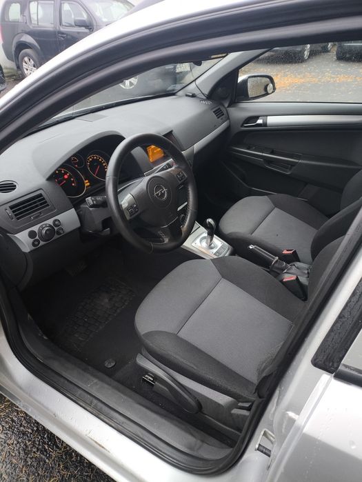 Opel Astra H 1.6 benzyna