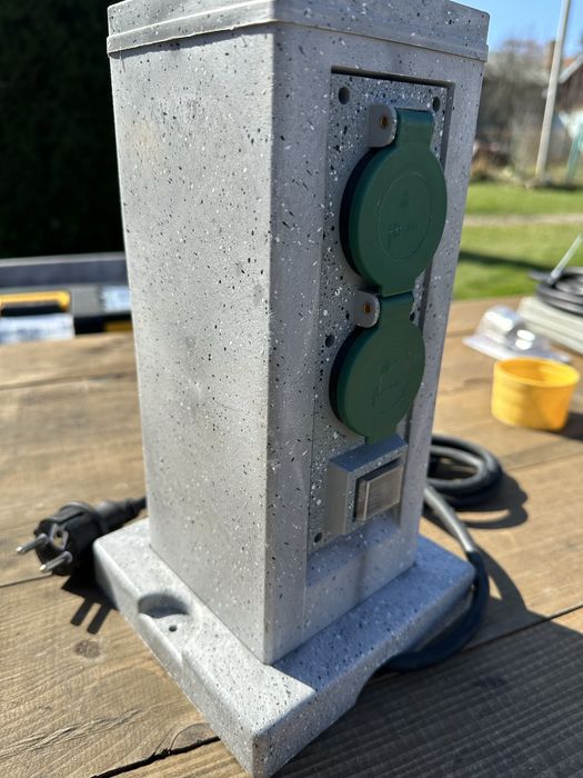 Блок внутрішніх розеток двір