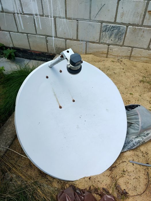 Antena satelitarna 90 z uchwytem do ściany