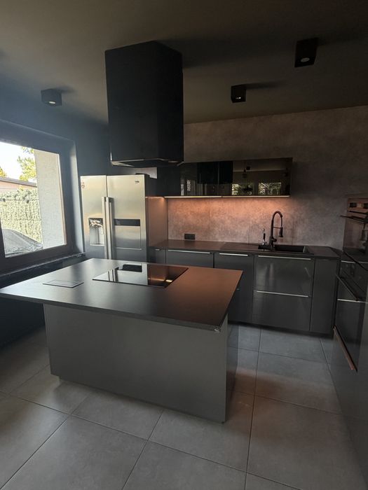 Kuchnia IKEA z wyspą + AGD + lodówka Side by Side – komplet