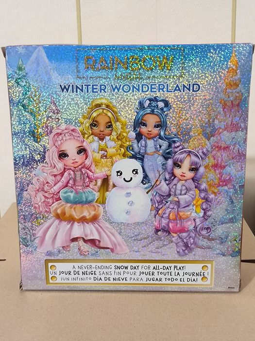 Rainbow High Winter Bella Лялька Рейнбоу Хай Зимова серія Белла рожева