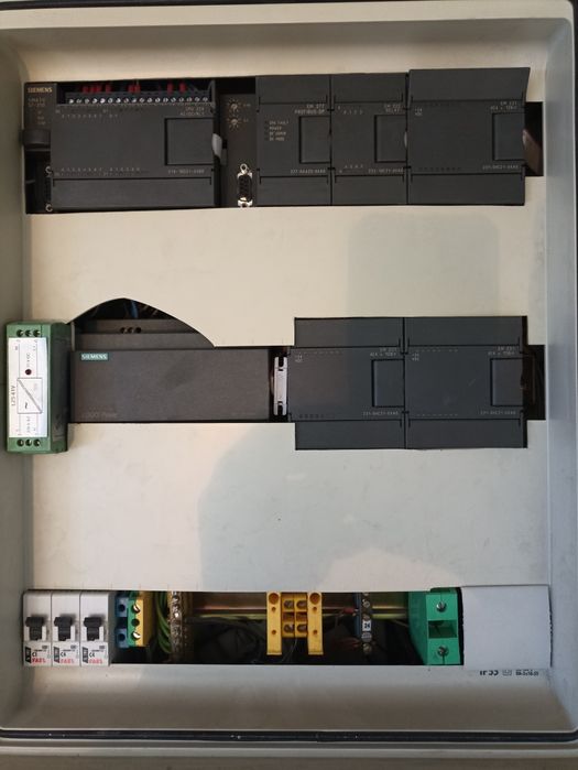 Rozdzielnia z modułami Siemens CPU 222, 224 EM222, 231, 277