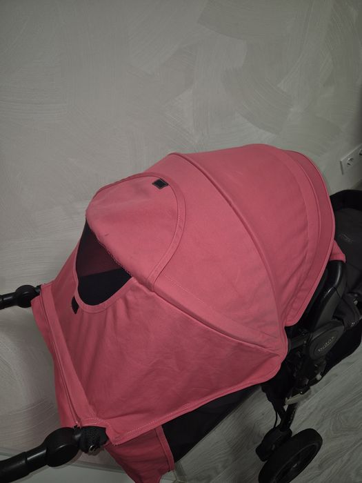 Всесезонна прогулянкова коляска Britax B-motion Plus  візочок для дівчинки