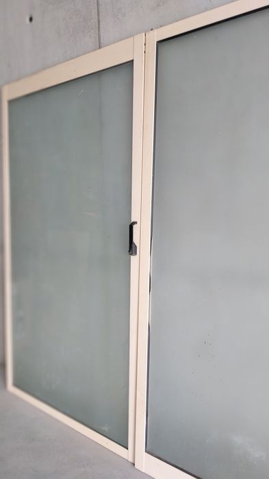 Portas de aluminio com vidro fosco