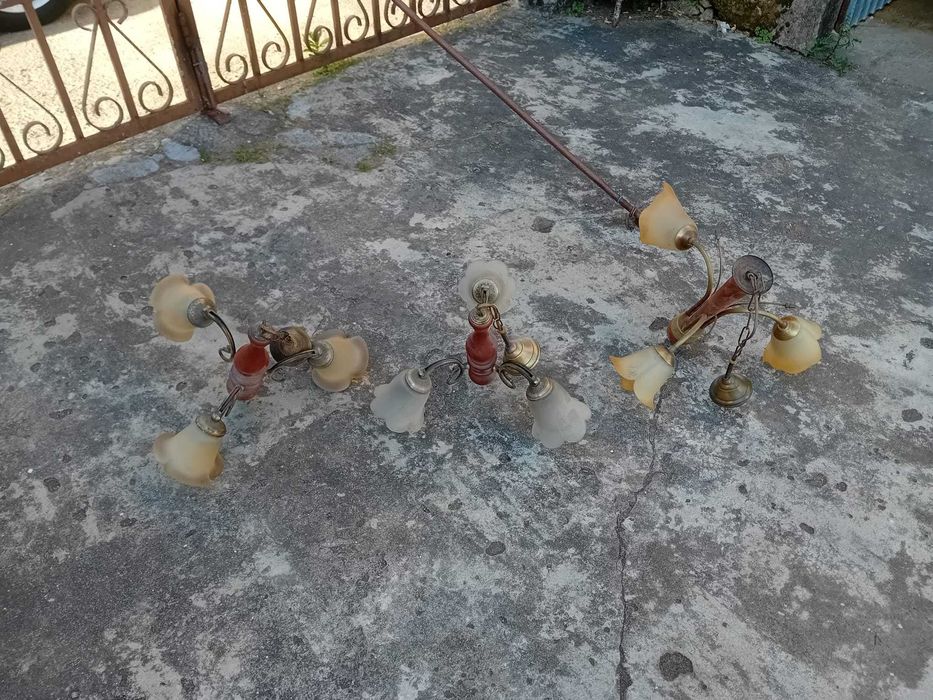 Conjunto de candeeiros antigos
