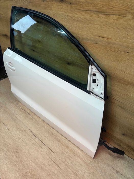 drzwi przedni prawe polo 6r 3drzwi kolor lb9a