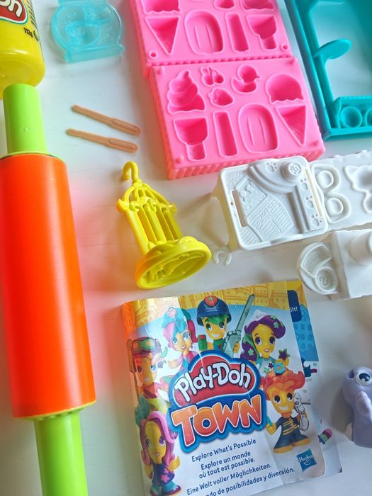 Zestaw Play Doh lodziarnia plastelina wałek lody