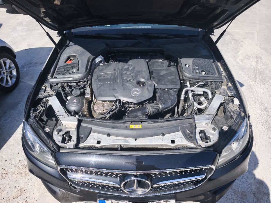 Mercedes  E 220 sinistrado