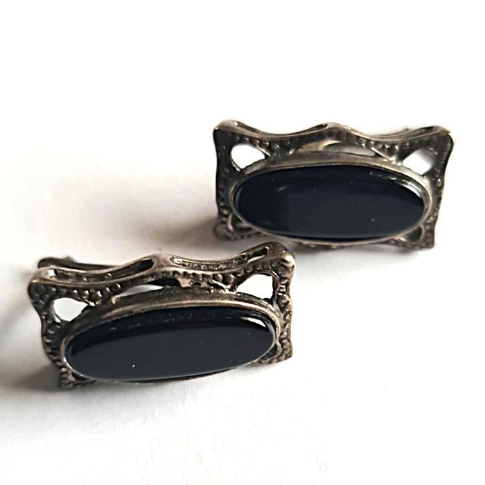 Klasyczne srebrne kolczyki z onyksem