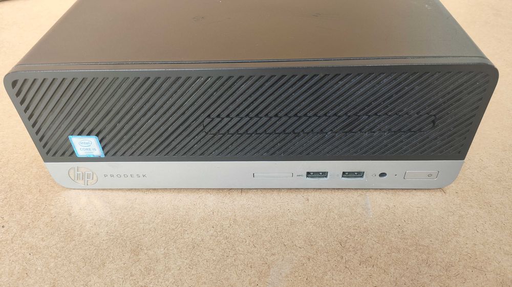 Lenovo ThinkCentre M910s ou HP ProDesk 400 G4 SFF