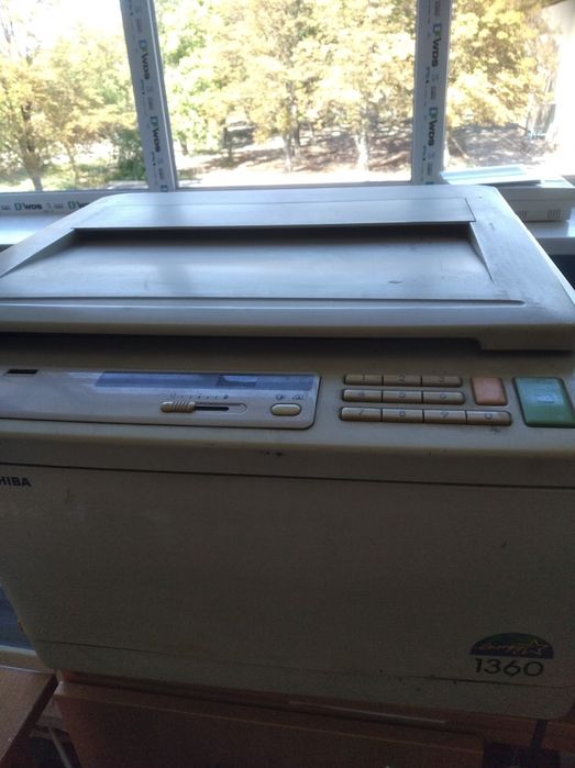 осталось 5+1 тонер картридж TOSHIBA 1340/1350/1360/1370 за 600 все