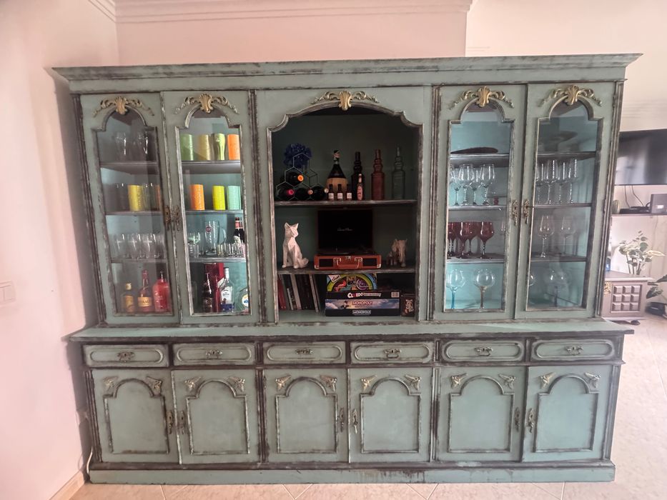 Móvel Vintage Grande com Vitrine | Peça Única Estilo Provençal / Rústico Chic