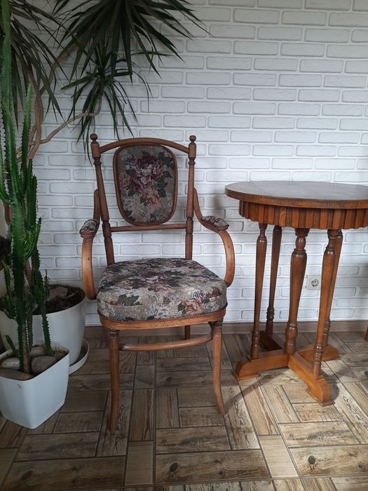 Старинные Венские кресла Войцехов