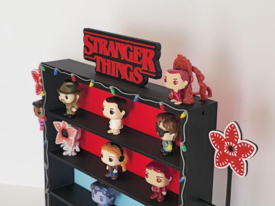 Expositor StrangerThings KinderJOY