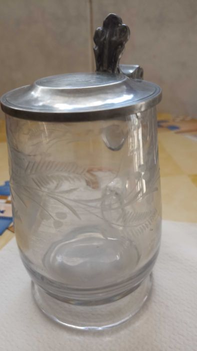 Pote tabaco antigo em grés e chope cerveja