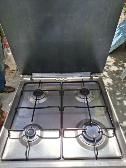Fogão a gás com forno elétrico