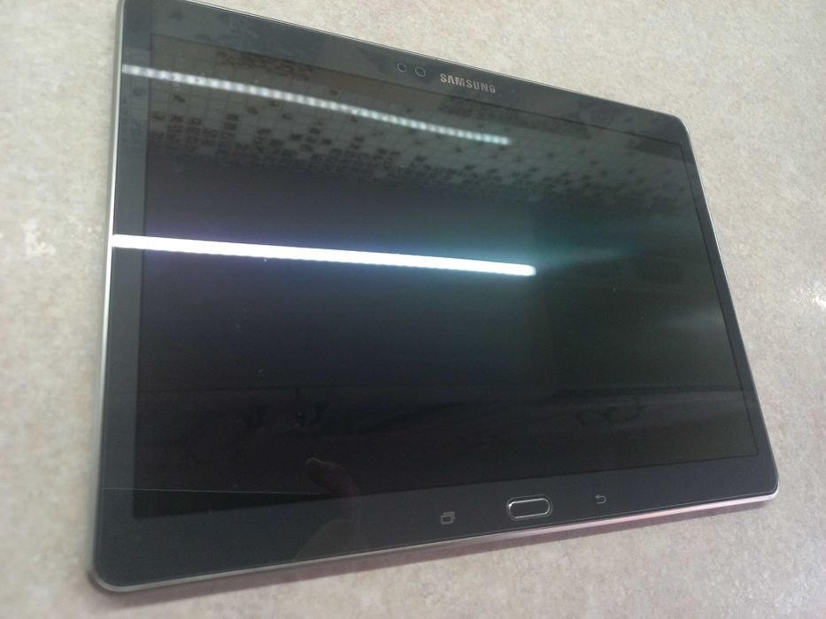Планшет Samsung 10 дюйм! Оригінал у відмінному стані!