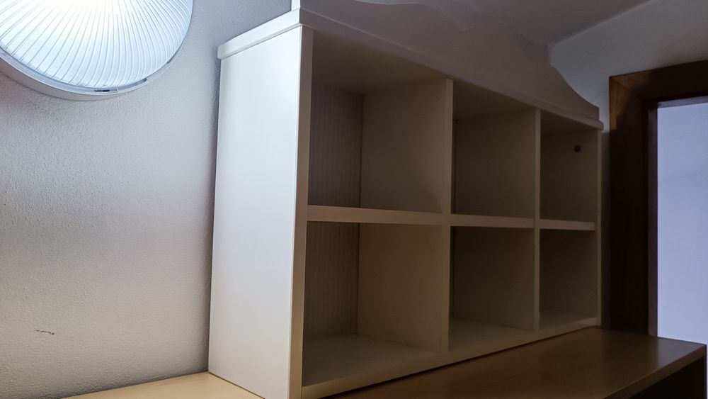 Estante para quarto de bebê
