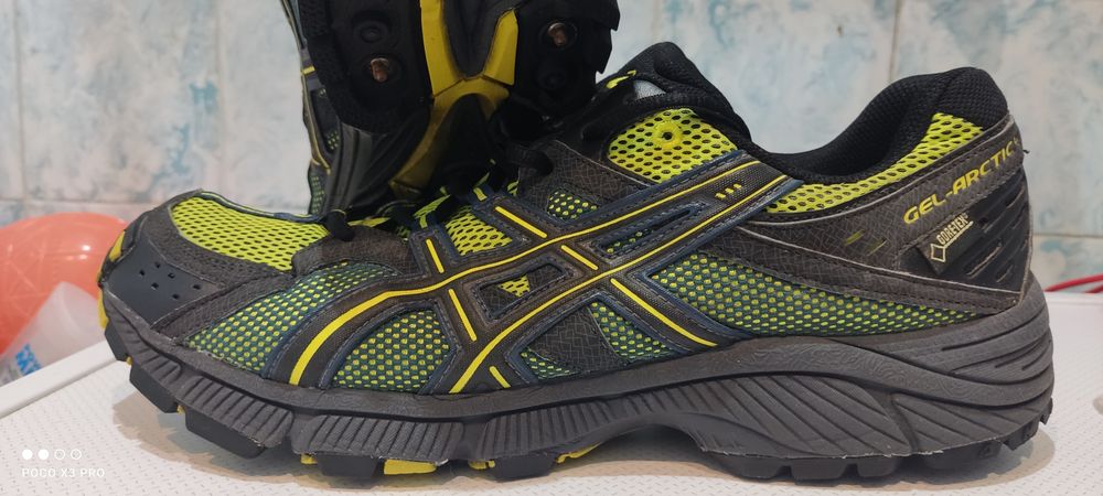 Buty Asics Gel Arctic 4 roz.45- 46