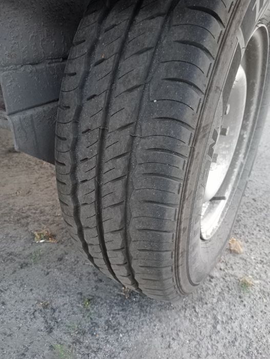 Причіп для перевезення авто