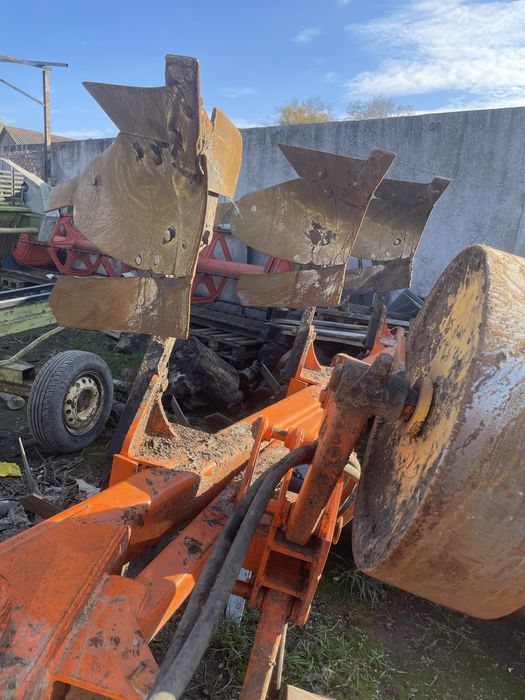 Продається плуг полигон 3+1