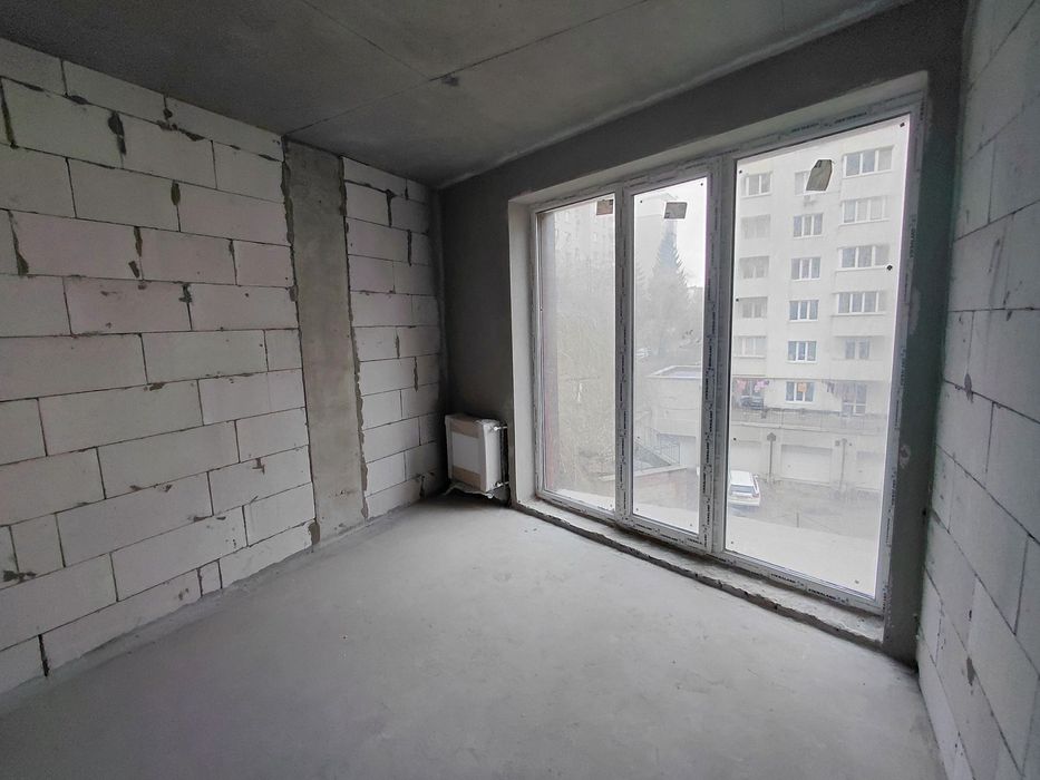 Продаж 2к квартири 73.06 кв. м на вул. Генерала Мирона Тарнавського