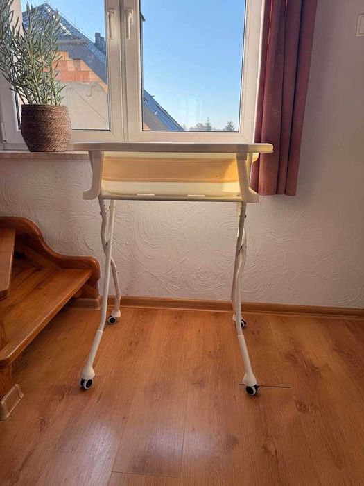 Sprzedam wanienkę niemowlęcą na stojaku