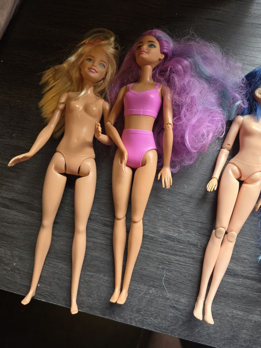 Lote de bonecas Barbie e Ken