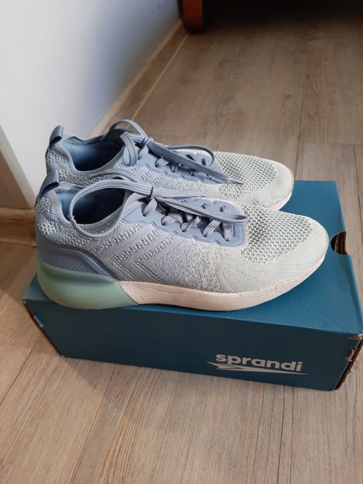 Niebieskie adidasy rozmiar 38