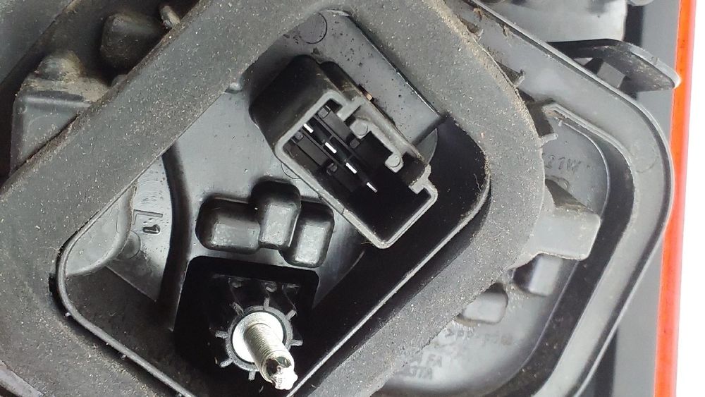 Farolim esquerdo FORD C-Max II (DXA/CB7, DXA/CEU)