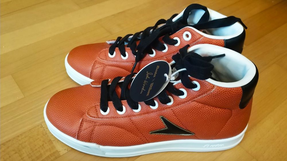 Wilson Bata nr 157 z 620 szt! buty sneakersy, do koszykówki 41 rozmiar