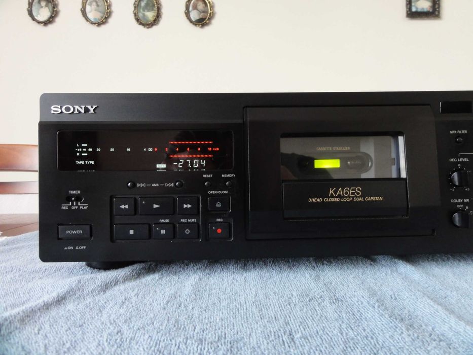 Magnetofon kasetowy Sony TC-ka6es, pilot sony RM-J701.
