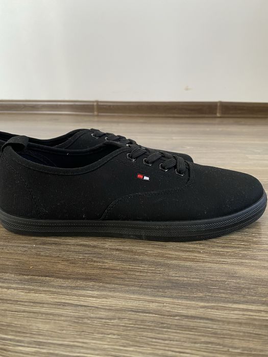 Продам нові кеди