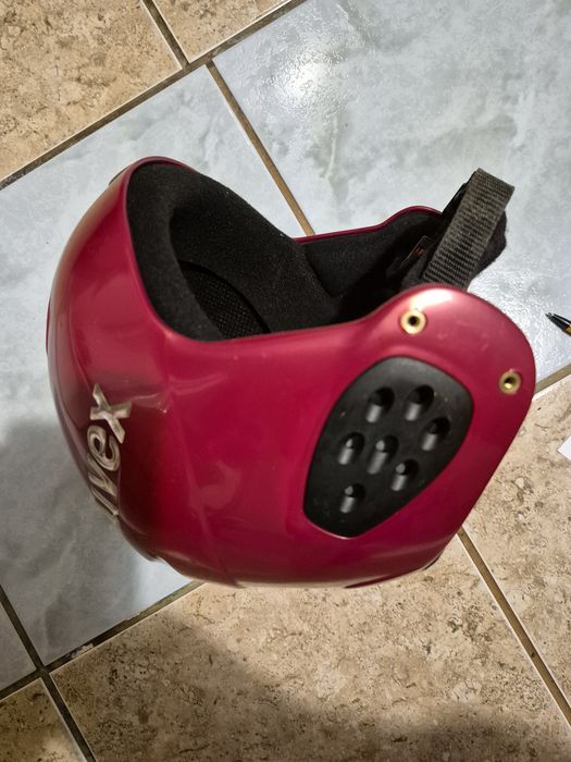 Kask narciarskie firmy UVEX
