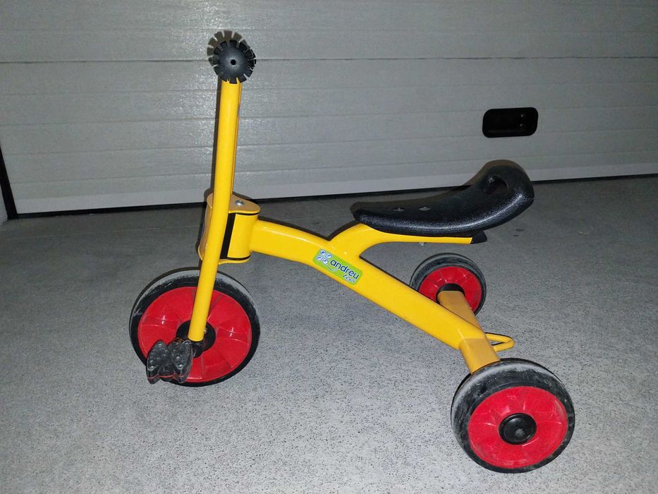 Triciclo criança