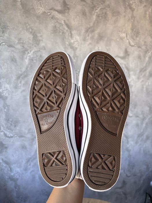 Converse bordowe