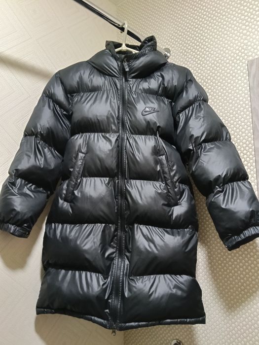 Спортивний пуховик nike therma-fit