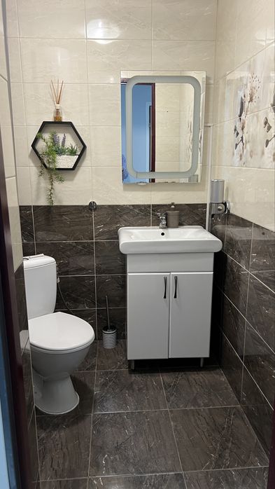 Здається в оренду приміщення вільного призначення площею 17.6 м2