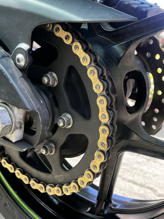 Kawasaki ninja zx6r ( Не Xonda , Suzuki , Yamaha )