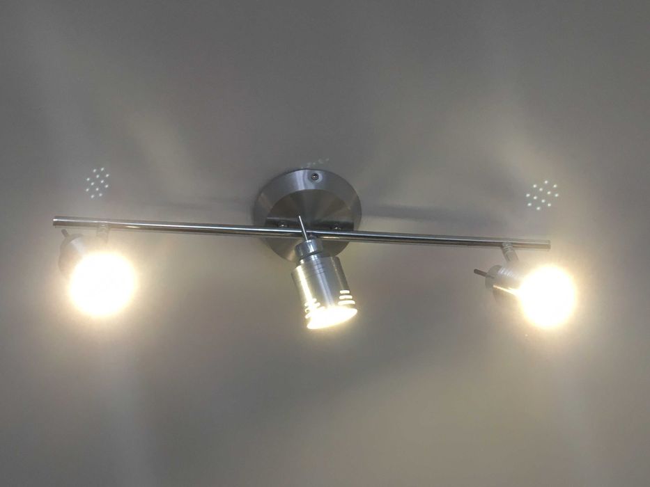 Candeeiro de teto com 3 focos de luz64862550212481125