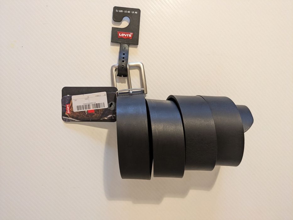 Pasek męski skórzany "Levi's". Brązowy. 120 sm. Pozdrawiam.